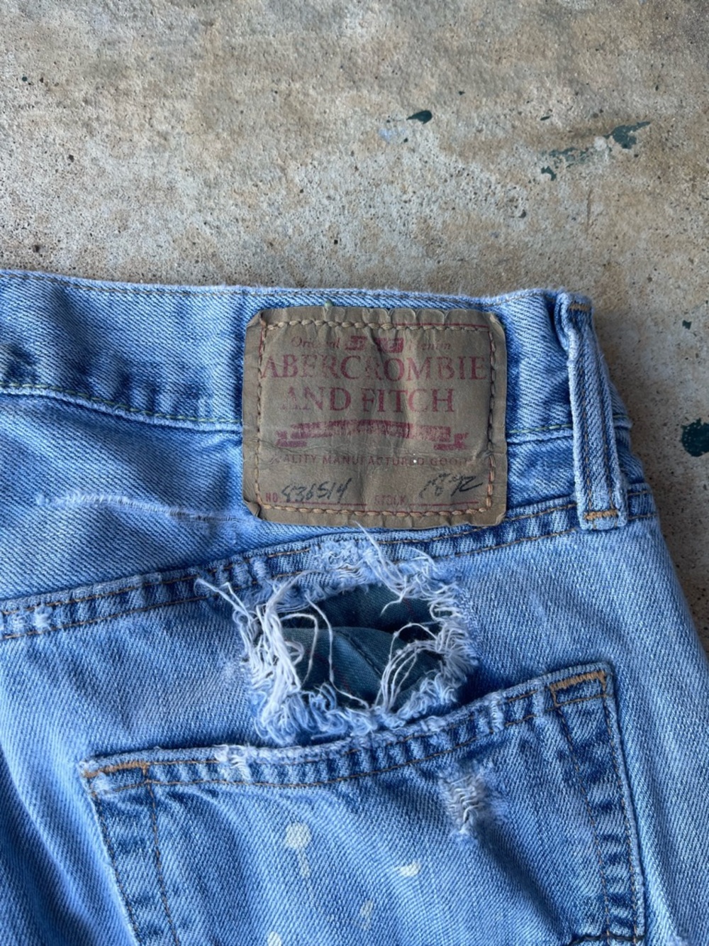Abercrombie & Fitch Light Blue Distressed Denim Jeans - Picture 9 of 9